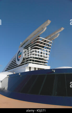 Gli imbuti del cruise ferry ms colore fantasia, azionato dalla linea di colore, che naviga tra oslo, Norvegia e kiel, Germania Foto Stock