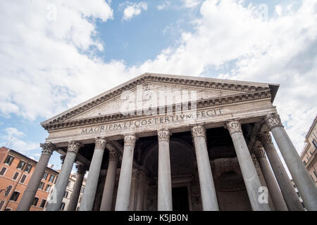 Pantheon, un ex tempio romano, ora una chiesa in Roma, Italia. Foto Stock