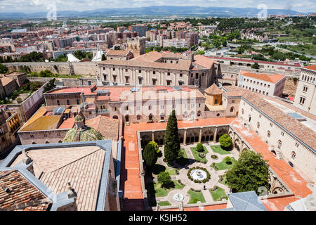 Vista di Tarragona dal tetto della cattedrale Foto Stock