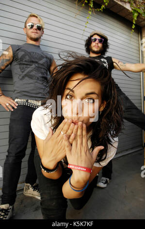 Nick kent,tatiana demaria jake reed tat ritratto backstage shoot 2009 Vans warped tour tour finale giorno Home Depot Center di Carson. Foto Stock