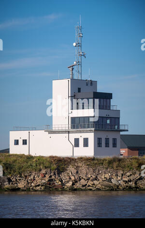 La nuova ABP Marine Centro di controllo situato tra Royal Dock e Dock di pesce all'estremità nord del porto estate a Grimsby Foto Stock