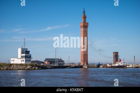 La nuova ABP Marine Centro di controllo situato tra Royal Dock e Dock di pesce all'estremità nord del porto estate a Grimsby Foto Stock