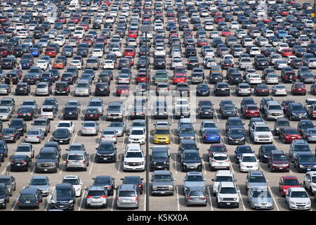 1 SETTEMBRE 2017 - Minneapolis, Minnesota: Vista dei parcheggi intorno al Mall of America a Minneapolis, Minnesota Foto Stock