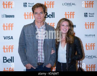 Toronto, Canada. 9 Sep, 2017. attore Michael shannon (l) e Kate arrington frequentare la premiere del film "L'attuale guerra' del Princess Of Wales Theatre durante il 2017 Toronto international film festival di Toronto, Canada, sept. 9, 2017. Credito: zou zheng/xinhua/alamy live news Foto Stock