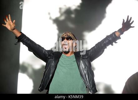 Una tribù chiamata Quest eseguire al bestival music festival di lulworth station wagon, Dorset, Regno Unito,. una tribù chiamata Quest, credito: finnbarr webster/alamy live news Foto Stock