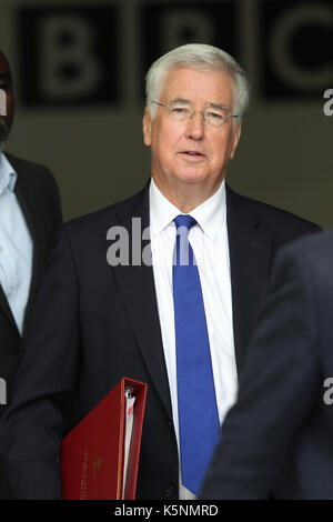 Londra, UK, 10th, Sep, 2017. Michael fallon il segretario di Stato per la difesa visto lasciare la BBC dopo che compaiono sul andrew marr show alla BBC Studios di Londra credito: wfpa/alamy live news Foto Stock