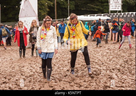 Portmeirion, Wales, Regno Unito. 10 settembre, 2017. i frequentatori del festival coraggioso il fango al festival numero 6, portmeirion, Galles 10 settembre, 2017. Credito: ken harrison/alamy live news Foto Stock