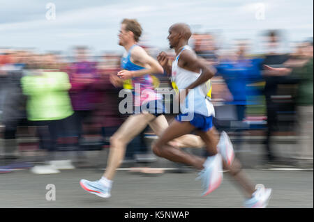 South Shields,County Durham, Inghilterra. 10 settembre 2017. Sir Mo Farah vince il Grande Nord eseguito da Newcastle a South Shields. Alan Beastall / Alamy Live News Foto Stock