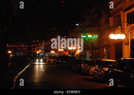 Kuching di notte, BORNEO, INDONESIA Foto Stock