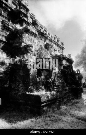 Phimenakis (Angkor Wat), Cambogia. ottobre 30, 1996. immagine originato su b/w pellicola a raggi infrarossi. Foto Stock