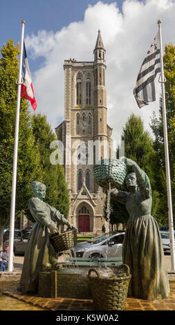 Cancale: bronzetto raffigurante due donne bretone lavaggio cavalletti di ostriche Foto Stock