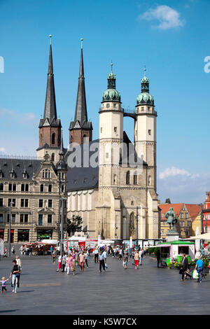 Città vecchia con la chiesa di mercato Unser Lieben Frauen, mercato, Halle an der Saale, SASSONIA-ANHALT, Germania Foto Stock