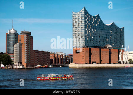 Vista del kehrwiederspitze ed Elbe philharmonic hall, Amburgo, Germania Foto Stock