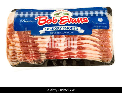 Winneconne, wi - 7 settembre 2017: un pacchetto di Bob Evans bacon isolato su un background. Foto Stock