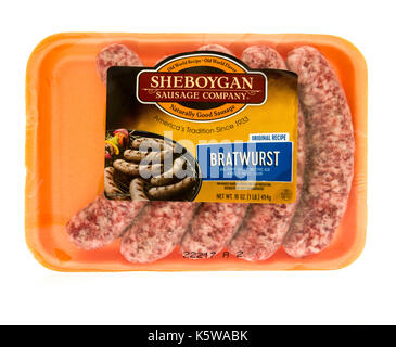 Winneconne, wi - 7 settembre 2017: un pacchetto di sheyboygan salsicce bratwurst società isolato su un background. Foto Stock