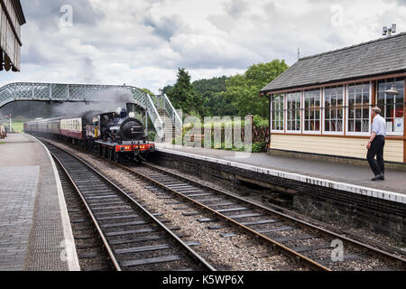 Y14 locomotiva a vapore il motore nella stazione di Weybourne, North Norfolk ferroviarie, stazione ferroviaria, England, Regno Unito Foto Stock