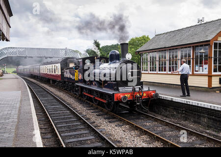 Y14 locomotiva a vapore il motore nella stazione di Weybourne, North Norfolk ferroviarie, stazione ferroviaria, England, Regno Unito Foto Stock