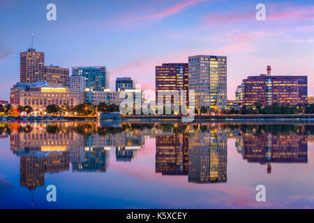 Cambridge, Massachusetts, Stati Uniti d'America skyline al crepuscolo. Foto Stock