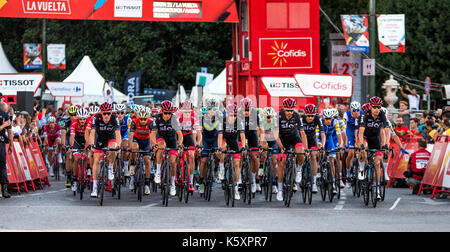 Madrid, Spagna. 10 Settembre, 2017. Peloton corse durante la fase 21 del Tour della Spagna (Vuelta a España) tra Madrid e Madrid il 10 settembre 2017 a Madrid, Spagna. ©David Gato/Alamy Live News Foto Stock