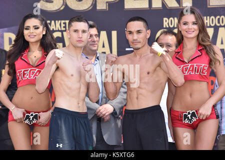 Carson, california, Stati Uniti d'America. 8 Sep, 2017. (L-r) carlos cuadras, Juan Francisco estrada (MEX) boxe : carlos cuadras e Juan Francisco estrada del Messico pongono durante la gazzetta pesa per il loro peso mosca super bout al centro stubhub a Carson, california, Stati Uniti . credito: hiroaki yamaguchi/aflo/alamy live news Foto Stock