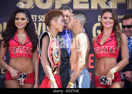 Carson, california, Stati Uniti d'America. 8 Sep, 2017. (L-r) naoya inoue (jpn), Antonio Nieves (USA) il pugilato : naoya inoue del Giappone e Antonio Nieves degli Stati Uniti face off durante la gazzetta pesa per il wbo super pesi mosca titolo bout al centro stubhub a Carson, california, Stati Uniti . credito: hiroaki yamaguchi/aflo/alamy live news Foto Stock