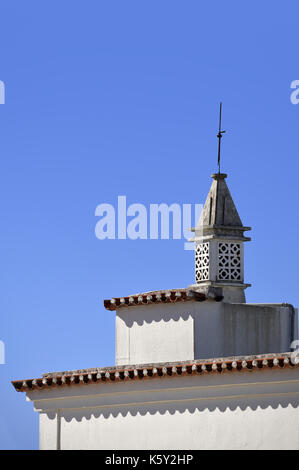 Un tipico portoghese comignolo Foto Stock