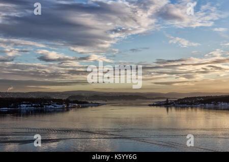 Vista di oslofjord in una fredda giornata invernale Foto Stock