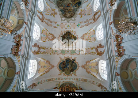 Lucerna, lug 16: vista interna di Lucerna la chiesa gesuita il Lug 16, 2017 a Lucerna, Svizzera Foto Stock