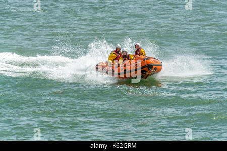 Scialuppa di salvataggio costiera dimostrazione a moelfre scialuppa di salvataggio giorno 2017 evento su anglesey Foto Stock