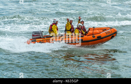 Scialuppa di salvataggio costiera dimostrazione a moelfre scialuppa di salvataggio giorno 2017 evento su anglesey Foto Stock