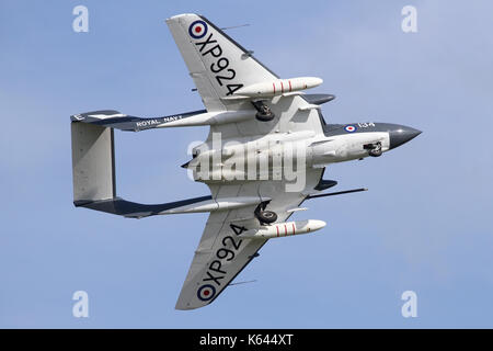 Navy Ali Sea Vixen visualizzazione a Duxford Air show nel maggio 2017. Aeromobili è stato danneggiato al momento dell'atterraggio torna a Yeovilton. Foto Stock