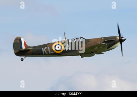 Il Supermarine Spitfire Mk1's visualizzazione a Duxford Air show nel maggio 2017. Solo quattro di questo modello sono attualmente navigabilità. Foto Stock