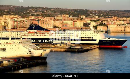 Civitavecchia, Italia. 18 luglio, 2017. I traghetti del porto di Civitavecchia (Italia), 18 luglio 2017. | Utilizzo di credito in tutto il mondo: dpa/alamy live news Foto Stock