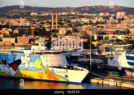 Civitavecchia, Italia. 18 luglio, 2017. ferry boat 'Moby tommy' al Porto di Civitavecchia (Italia), 18 luglio 2017. | Utilizzo di credito in tutto il mondo: dpa/alamy live news Foto Stock