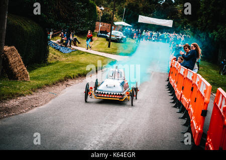 Cookham, UK. Decimo Sep, 2017. partecipante nel XI gravità grand prix che ha avuto luogo a cookham, berkshire, Regno Unito al decimo mese di settembre 2017. I fondi raccolti dalla carità evento karting è andato a valle del Tamigi Air Ambulance. Credito: worsfold/alamy live news Foto Stock