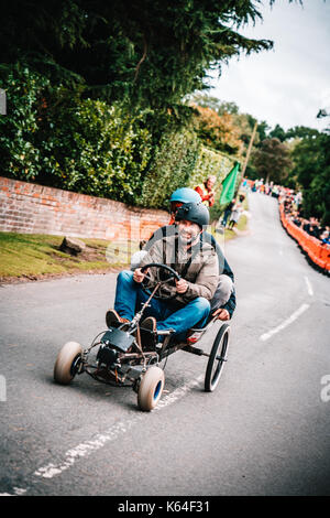 Cookham, UK. Decimo Sep, 2017. partecipante nel XI gravità grand prix che ha avuto luogo a cookham, berkshire, Regno Unito al decimo mese di settembre 2017. I fondi raccolti dalla carità evento karting è andato a valle del Tamigi Air Ambulance. Credito: worsfold/alamy live news Foto Stock