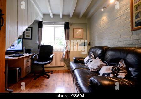 Uno studio preciso nella vecchia casa colonica Foto Stock