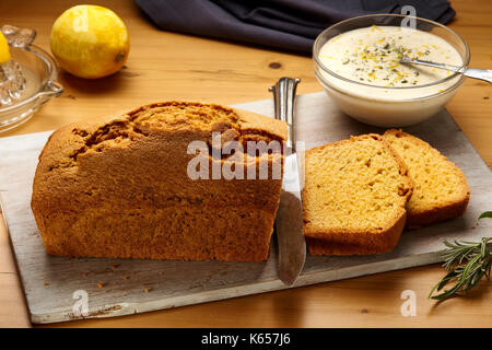 Limone focaccia alla lavanda Foto Stock