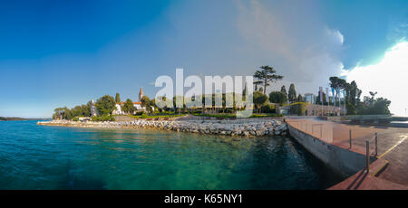 Sveti Andrija isola, anche Isola Rossa vicino a Rovigno, Croazia, popolare località turistica nel mare Adriatico Foto Stock