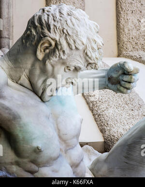 Scultura di una fontana chiamato macht zu lande presso la piazza Michaelerplatz a vienna. La fontana fu costruita 1897 da Edmund von hellmer. Foto Stock