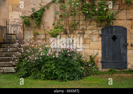 La scala di una vecchia casa del villaggio di apremont-sur-Allier. Esso appartiene alla lista dei più bei villaggi di Francia ©alexander h. Schulz Foto Stock