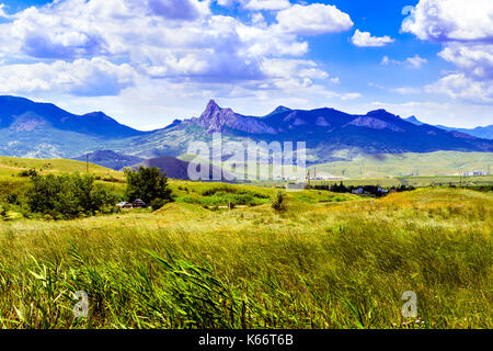 Ridge kara dag vista. la cresta kara dag in estate. Foto Stock