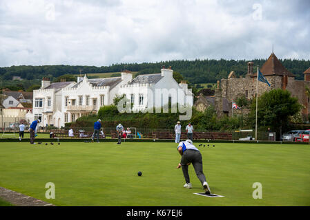 Gli uomini gioco delle bocce a Sidmouth, Inghilterra Foto Stock