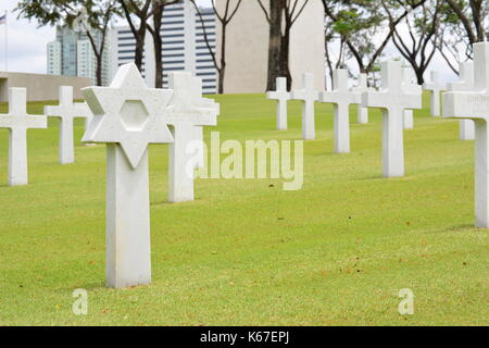 Manila, Filippine - Aprile 1, 2016: Manila American Cimitero e memoriale. con 17.206 tombe è il più grande cimitero della seconda guerra mondiale per noi il personale. Foto Stock