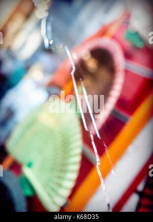 Vetrina con vetro rotto, immagine concettuale Foto Stock