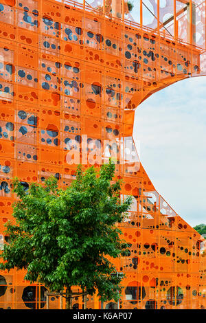 Cubo arancione, la confluenza district, Lione, Rhone, Francia Foto Stock