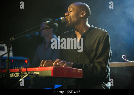 Milano, Italia. Undicesimo Sep, 2017. La band inglese Mike - la meccanica si esibisce dal vivo sul palco all'Alcatraz durante il "Let Me Fly Tour' Credito: Rodolfo Sassano/Alamy Live News Foto Stock