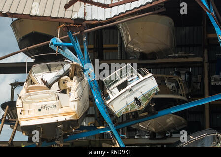 Il parco, Florida, Stati Uniti d'America. Xii Sep, 2017. una barca impianto di stoccaggio in Fort Lauderdale, devastata dai forti venti di uragano irma. Credito: orit ben-ezzer/zuma filo/alamy live news Foto Stock