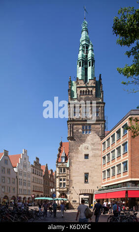 Muenster in Westfalen : Fussgaengerzone Ludgeristrasse mit stadthausturm i Street Ludgeristrasse with City House Tower, Münster in Westphalia , Nort Foto Stock