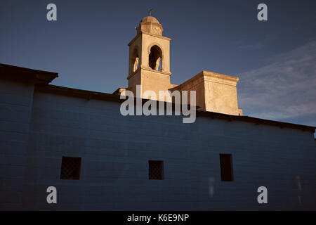 La chiesa al Musee du cinema al tramonto in Ouarzazate, Marocco Foto Stock